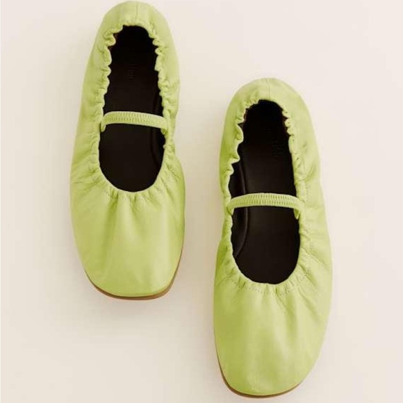 Reformation Shoes - REFORMATION GREEN BUFFY RUCHED BELLET FLAT ✨🩰